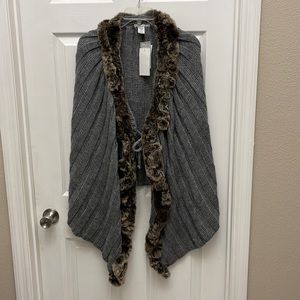 NWT Alberto Makali sweater shawl with hand holes Gray SZ L rabbit fur trim